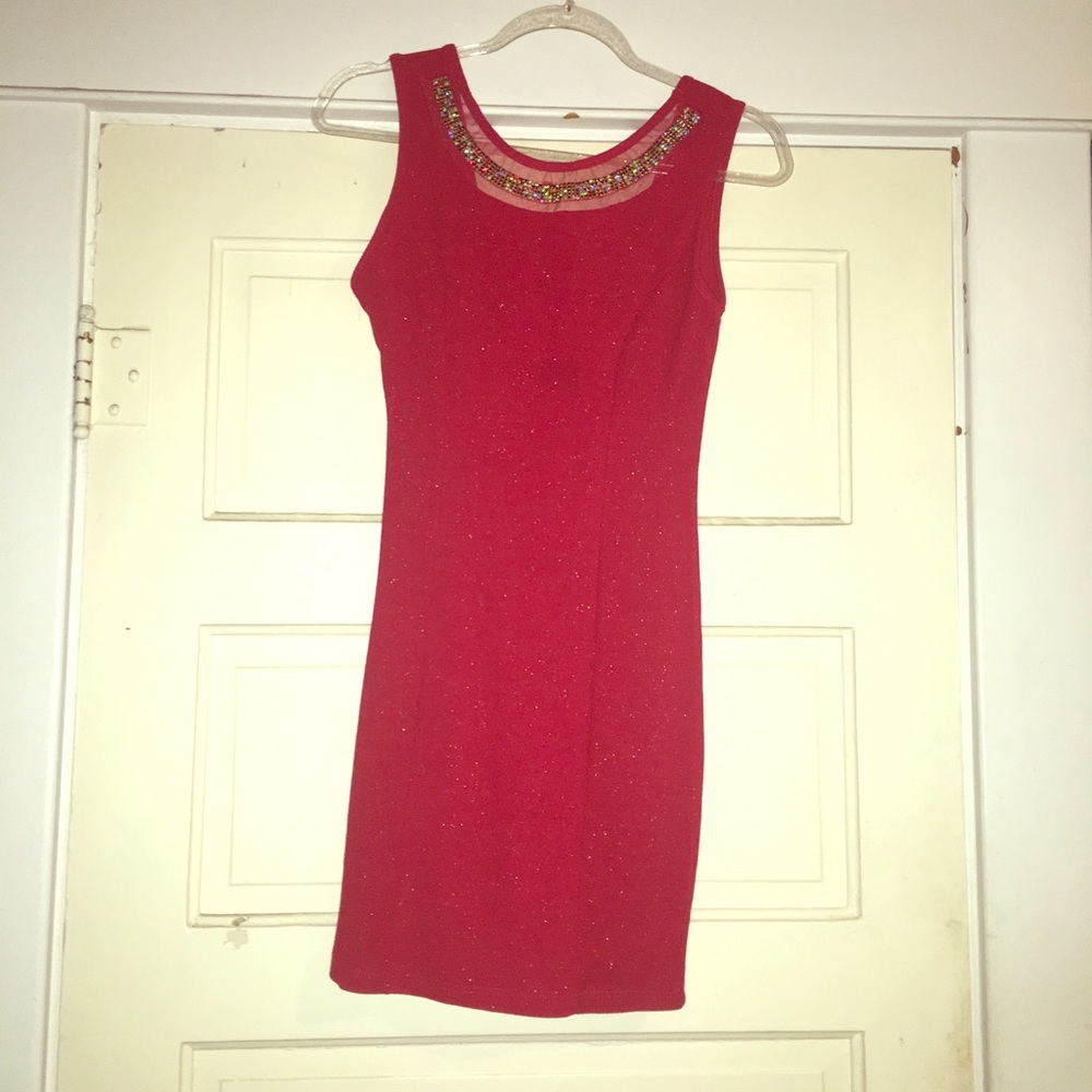 Sparkly red bodycon party dress